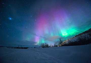 Unveiling the Magic of the Northern Lights: A Travelers Guide